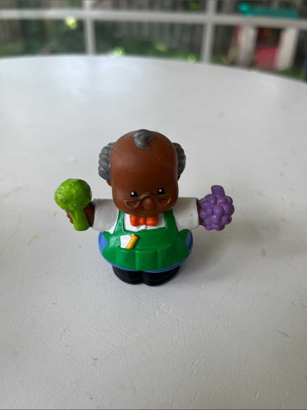 Little People Vintage 2004 Sam the Grocer